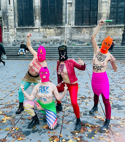 ⚡️CALENDRIER FEMEN 2026 ( en prévente )